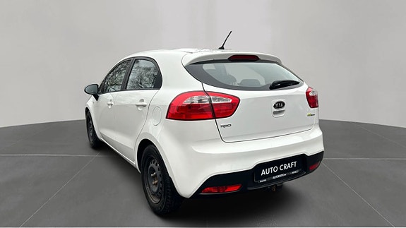 Kia Rio 7 of 11
