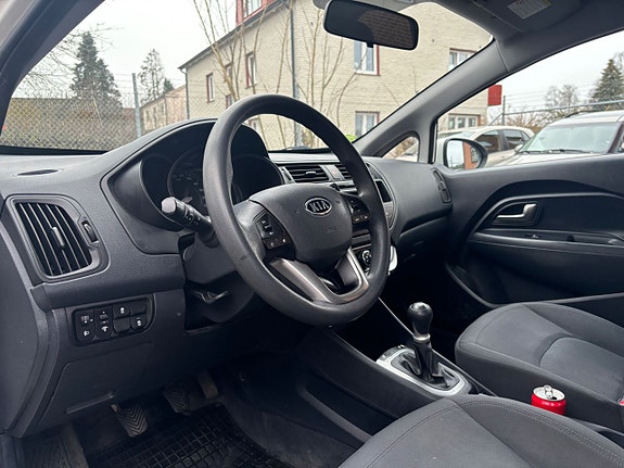 Kia Rio 10 of 11