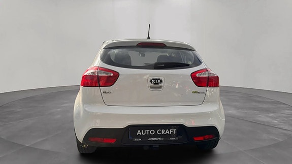 Kia Rio 6 of 11