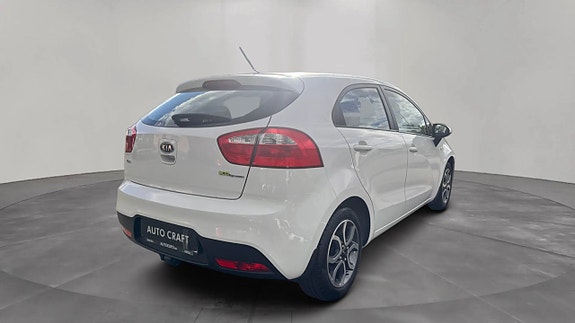 Kia Rio 7 of 11