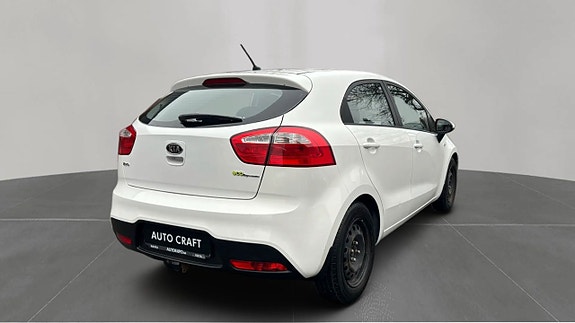 Kia Rio 5 of 5