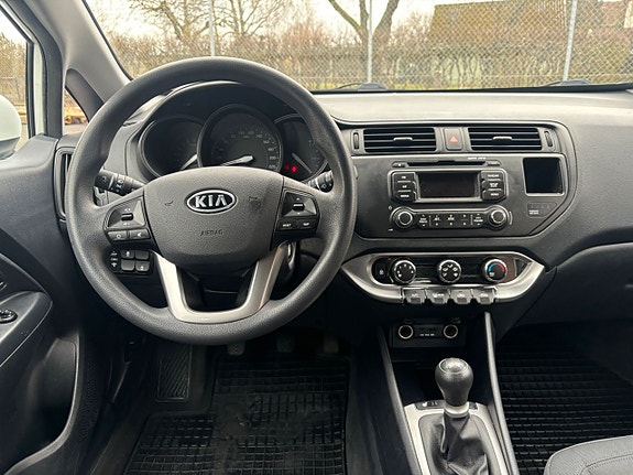 Kia Rio 9 of 11
