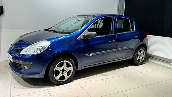 Renault Clio 2 of 5