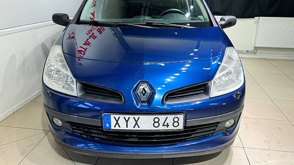 Renault Clio 10 of 16