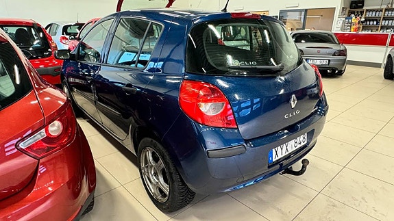 Renault Clio 8 of 16