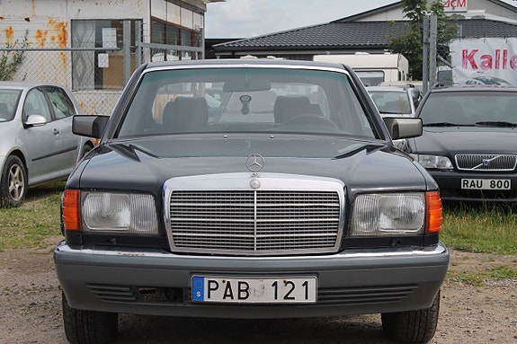 Mercedes-Benz 300 SE 5 of 9