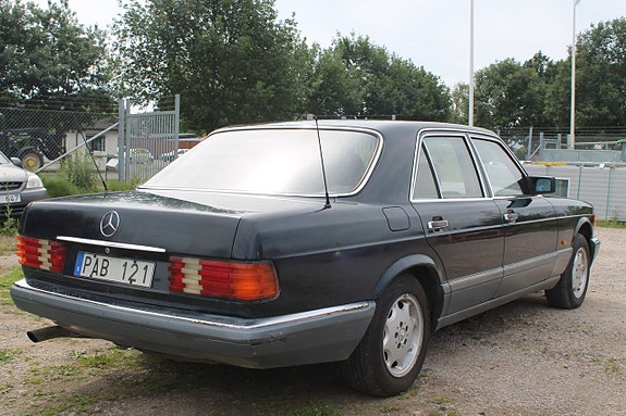 Mercedes-Benz 300 SE 4 of 9