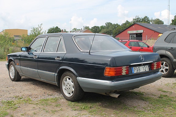 Mercedes-Benz 300 SE 2 of 9