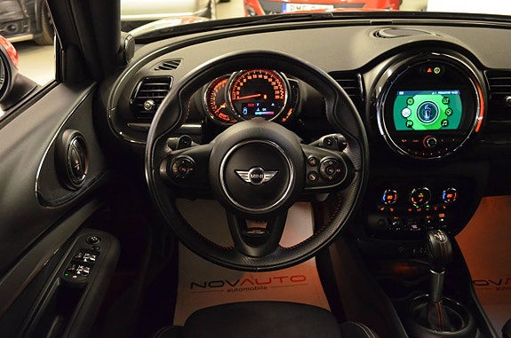 MINI John Cooper Works 2 of 5