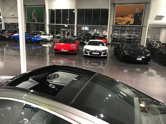 Porsche 911 Targa 4 4 of 5