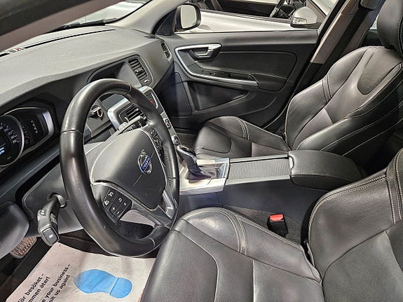Volvo V60 6 of 12