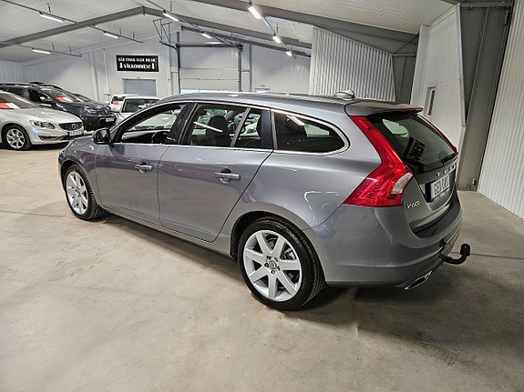 Volvo V60 4 of 12
