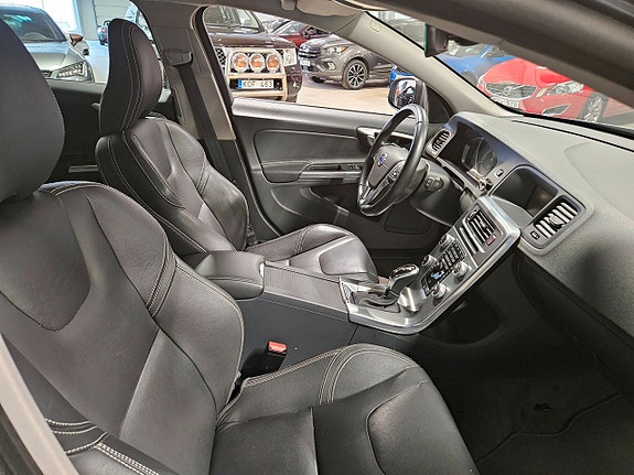 Volvo V60 7 of 12