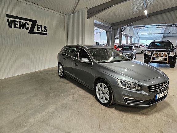 Volvo V60 2 of 12