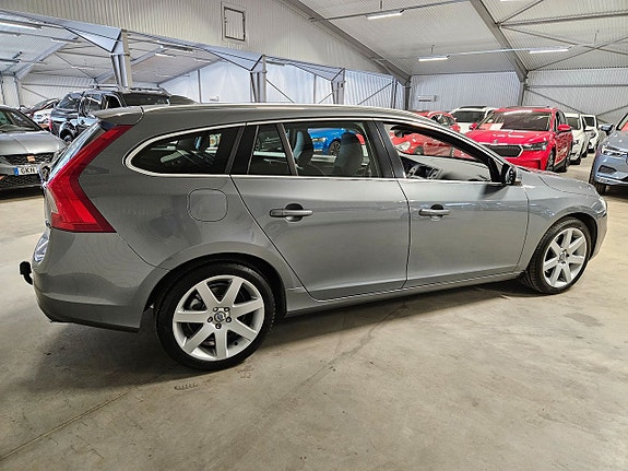 Volvo V60 3 of 12
