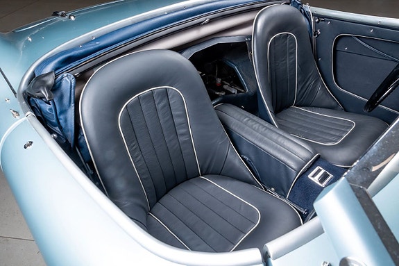 Austin Healey 100 19 of 22