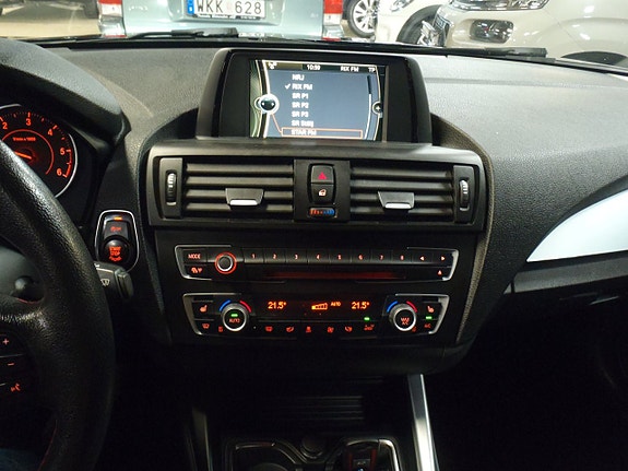 BMW 120 9 of 12