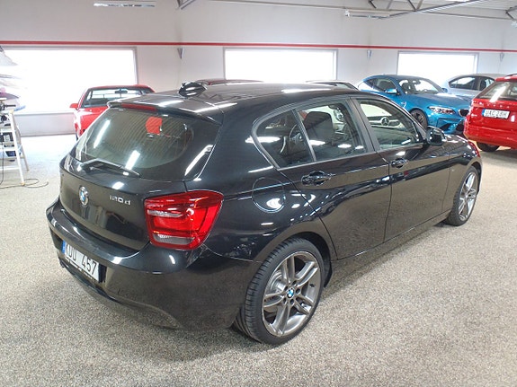 BMW 120 3 of 5