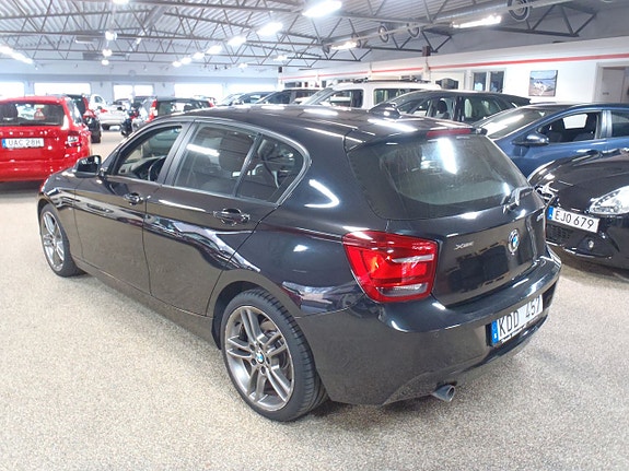 BMW 120 2 of 5