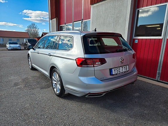 Volkswagen Passat 3 of 5