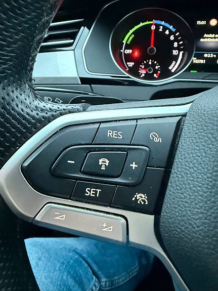 Volkswagen Passat 13 of 20
