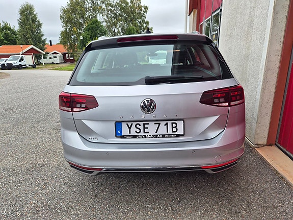 Volkswagen Passat 8 of 20