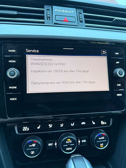 Volkswagen Passat 10 of 20
