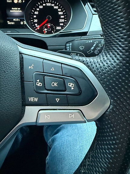 Volkswagen Passat 12 of 20