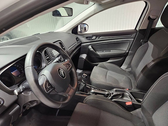 Renault Megane IV 5 of 5