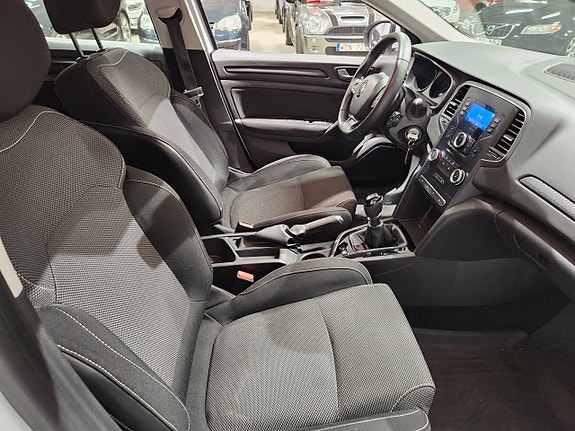Renault Megane IV 6 of 8
