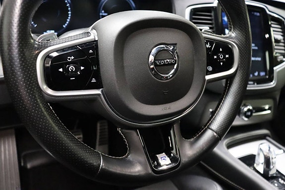 Volvo XC90 16 of 28