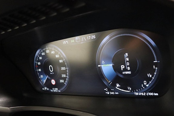 Volvo XC90 17 of 28
