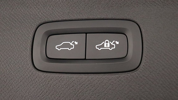 Volvo XC90 28 of 28