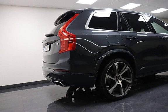 Volvo XC90 8 of 28