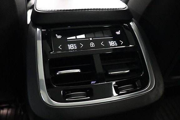Volvo XC90 21 of 28