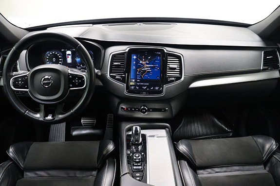 Volvo XC90 11 of 28