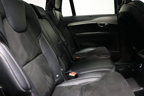 Volvo XC90 14 of 28