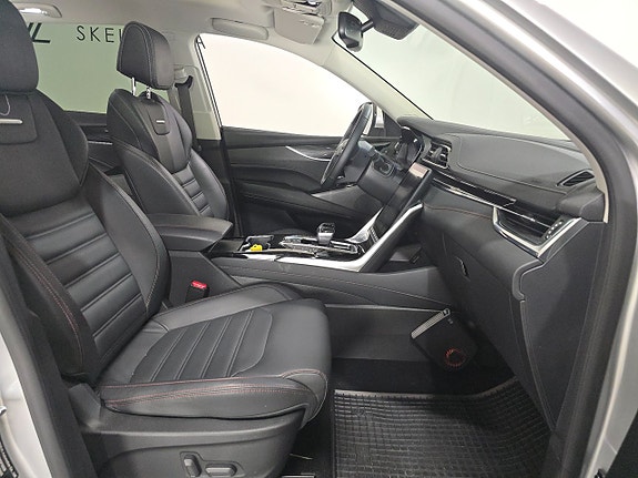 Maxus Euniq 6 9 of 14