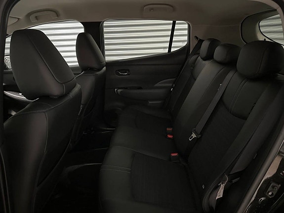 Nissan Leaf 18 of 19
