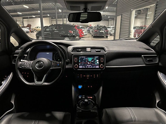 Nissan Leaf 8 of 19