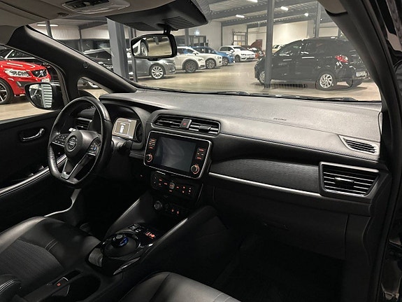Nissan Leaf 9 of 19