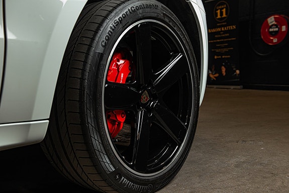 Porsche Macan Turbo 28 of 30