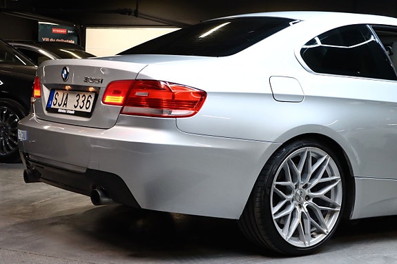 BMW 335i 9 of 21