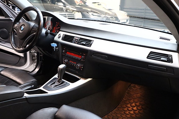 BMW 335i 16 of 21