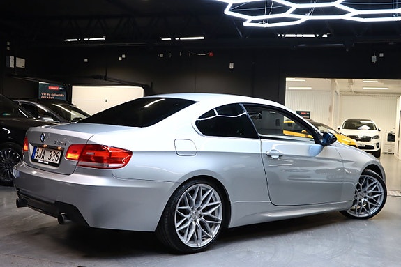BMW 335i 8 of 21