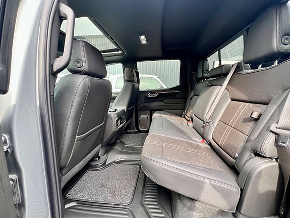 Chevrolet Silverado 1500 10 of 10