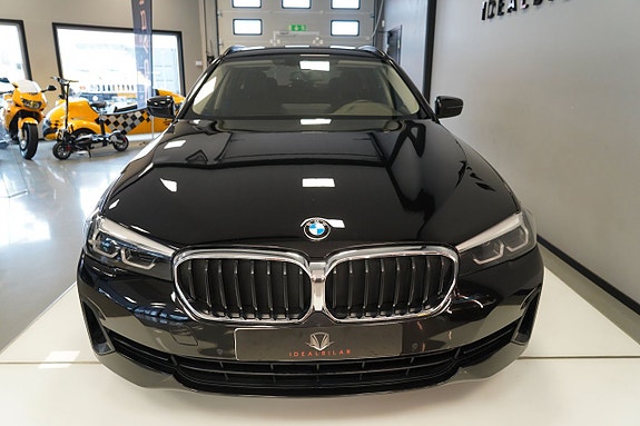 BMW 520 2 of 5