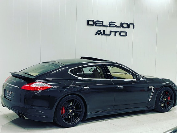 Porsche Panamera Turbo 4 of 5