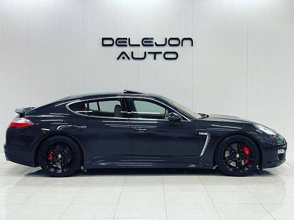 Porsche Panamera Turbo 9 of 27