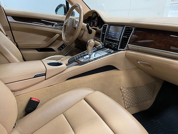 Porsche Panamera Turbo 15 of 27